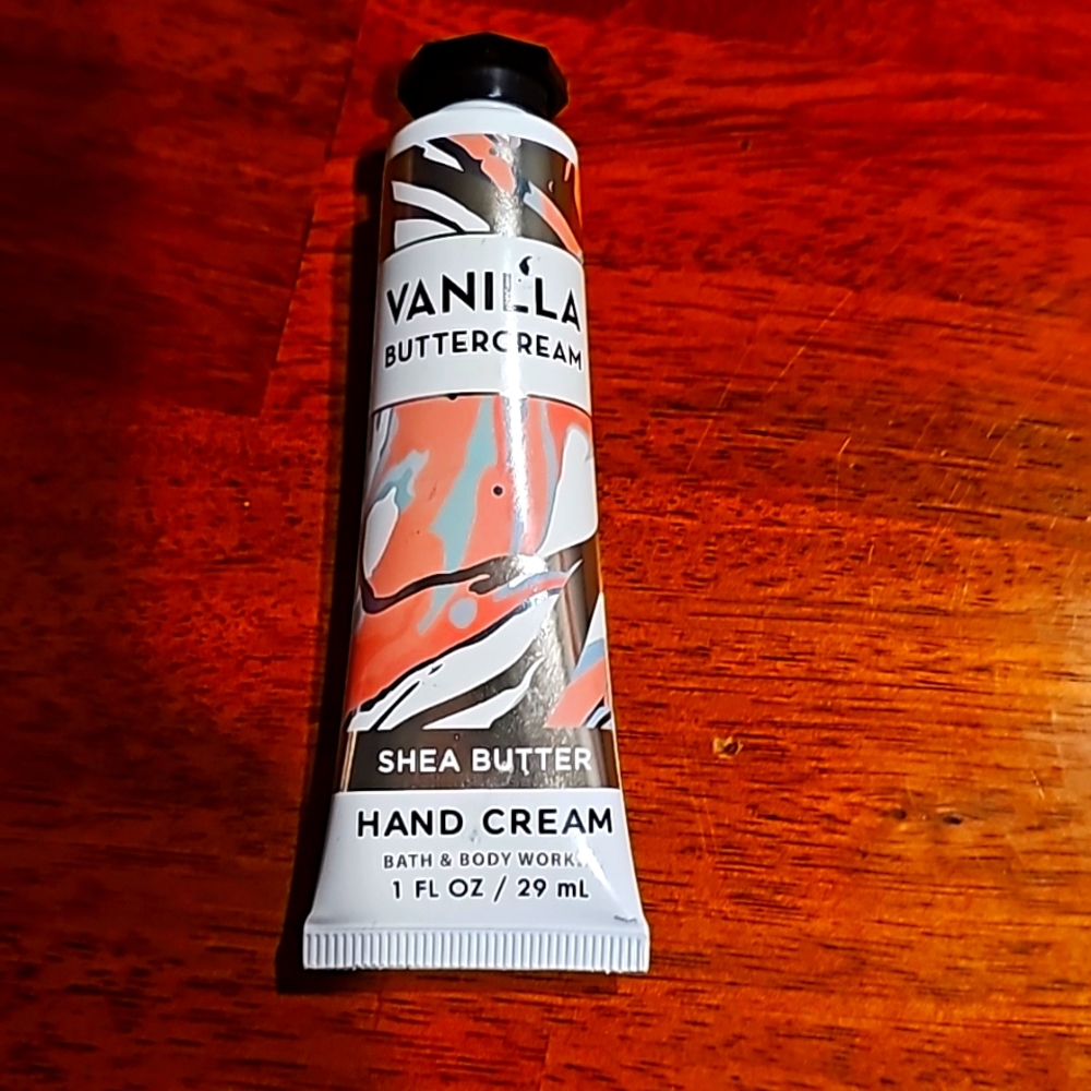 New Vanilla Buttercream. Shea butter, 1 fl oz. Hand cream smells great